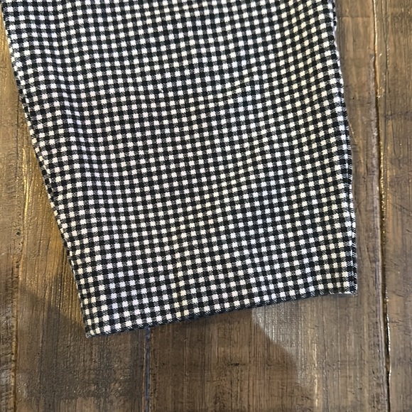 Old Navy Pixie pants (lowest price) - Picture 2 of 4